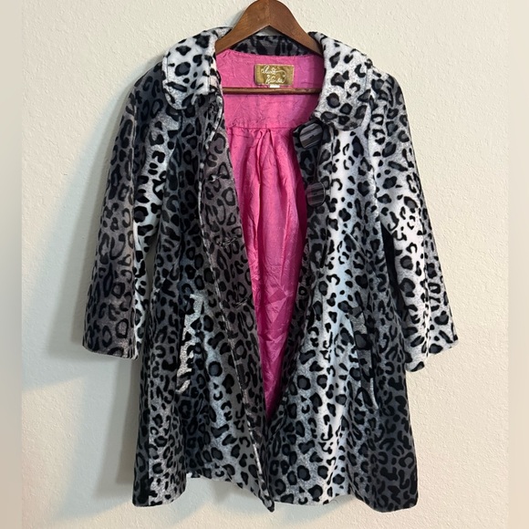 Anthropologie Aunt Wanda Grey Faux Fur Snow Leopard Print 3/4 Sleeve Jacket - Picture 8 of 10